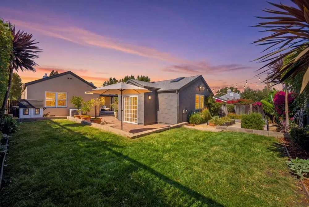 2719 Brewster Avenue Redwood City, CA 94062