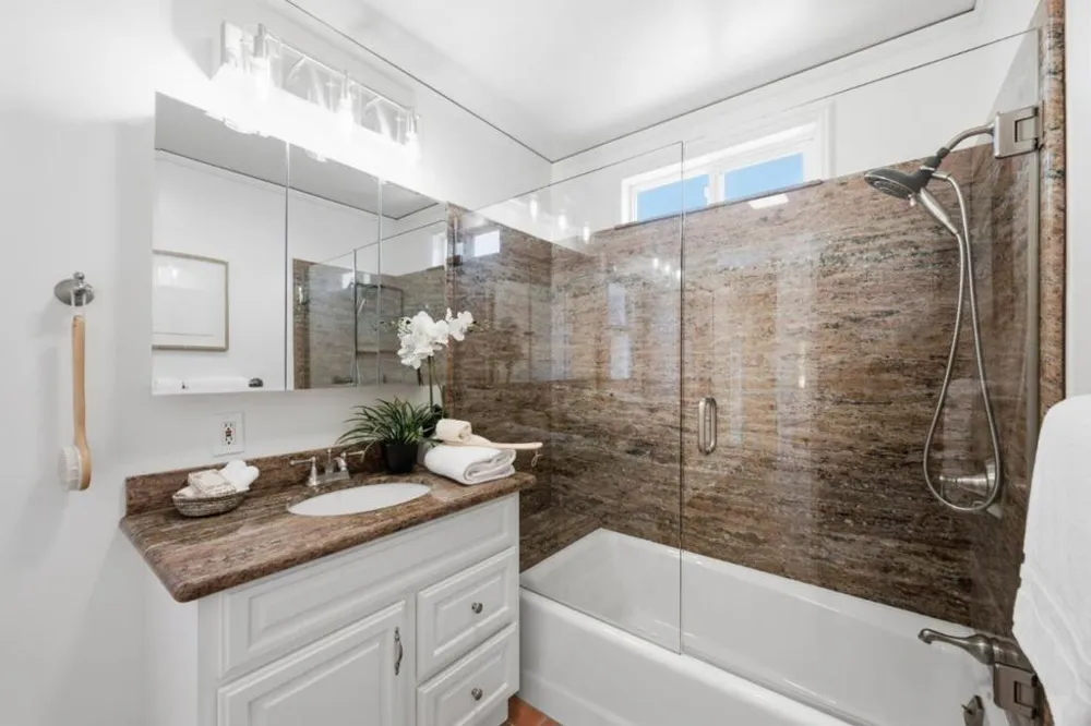 2719 Brewster Avenue Redwood City, CA 94062