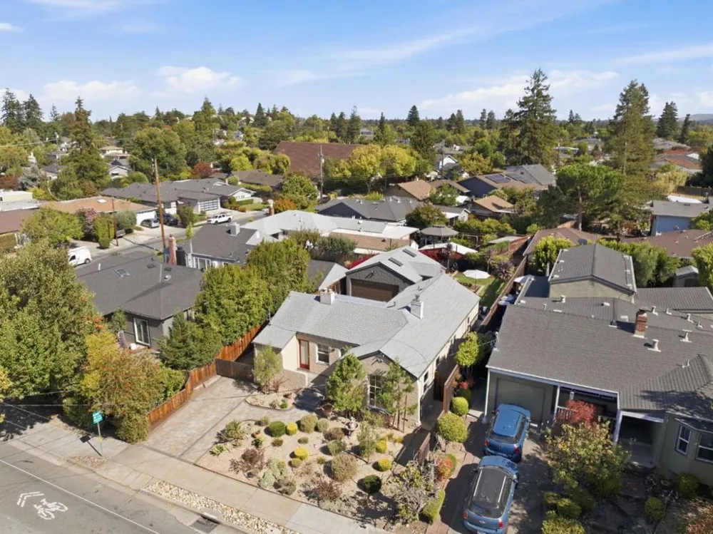 2719 Brewster Avenue Redwood City, CA 94062