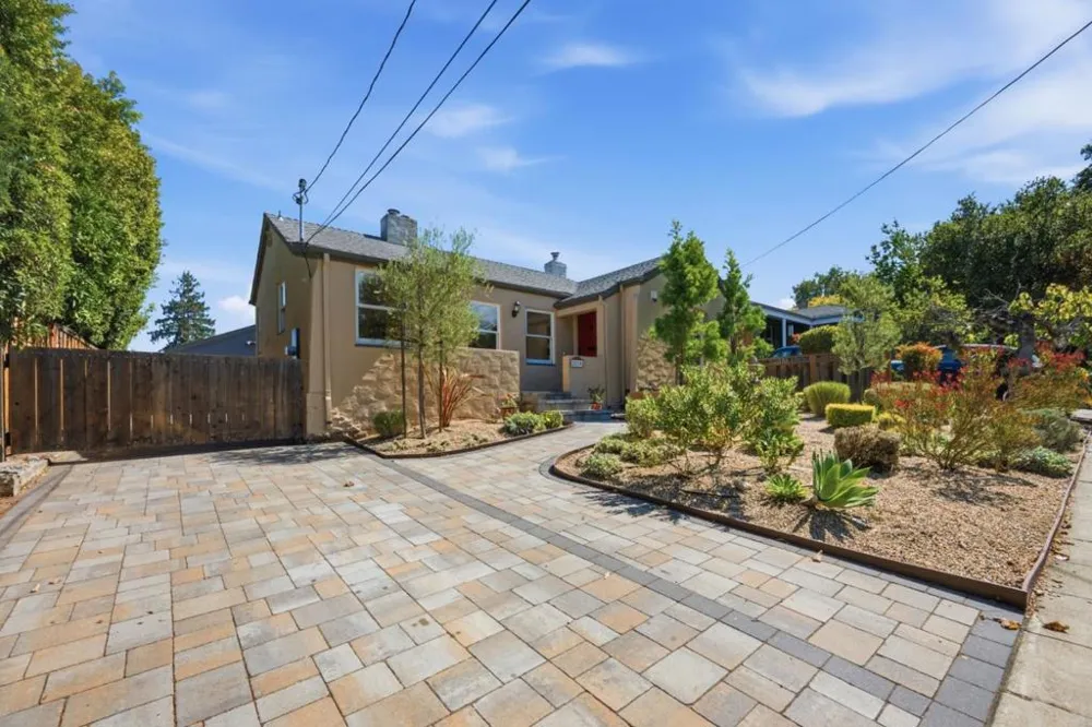 2719 Brewster Avenue Redwood City, CA 94062