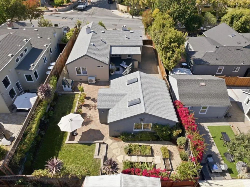 2719 Brewster Avenue Redwood City, CA 94062