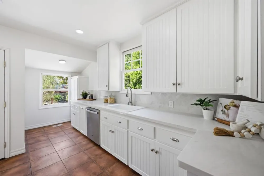 2719 Brewster Avenue Redwood City, CA 94062