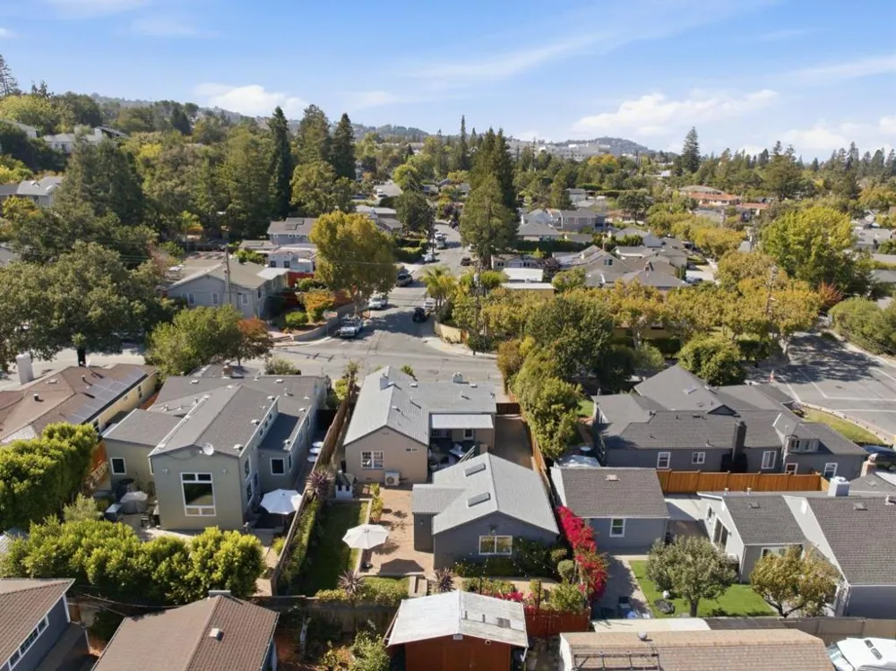 2719 Brewster Avenue Redwood City, CA 94062