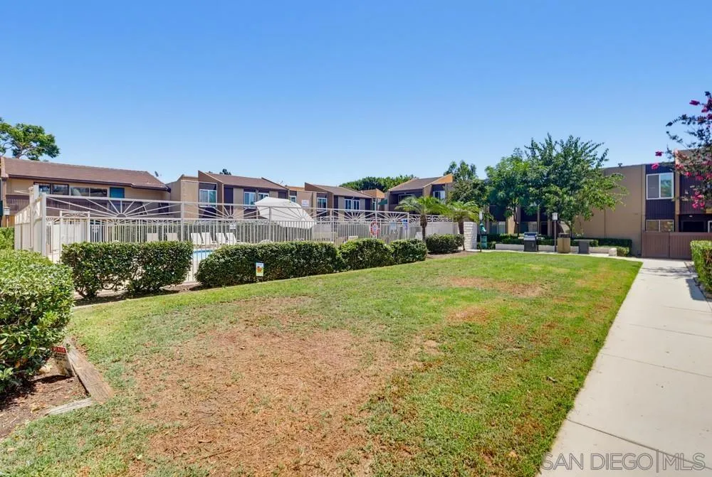 3454 Castle Glen #228 San Diego, CA 92123