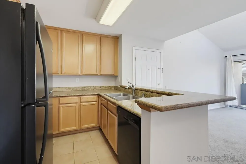 3454 Castle Glen #228 San Diego, CA 92123