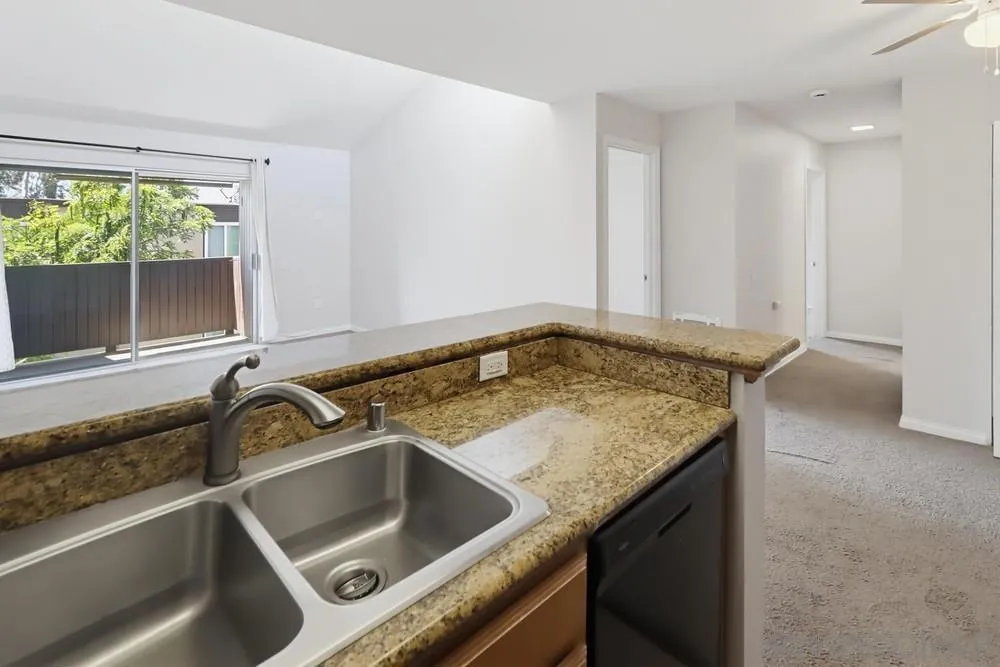 3454 Castle Glen #228 San Diego, CA 92123