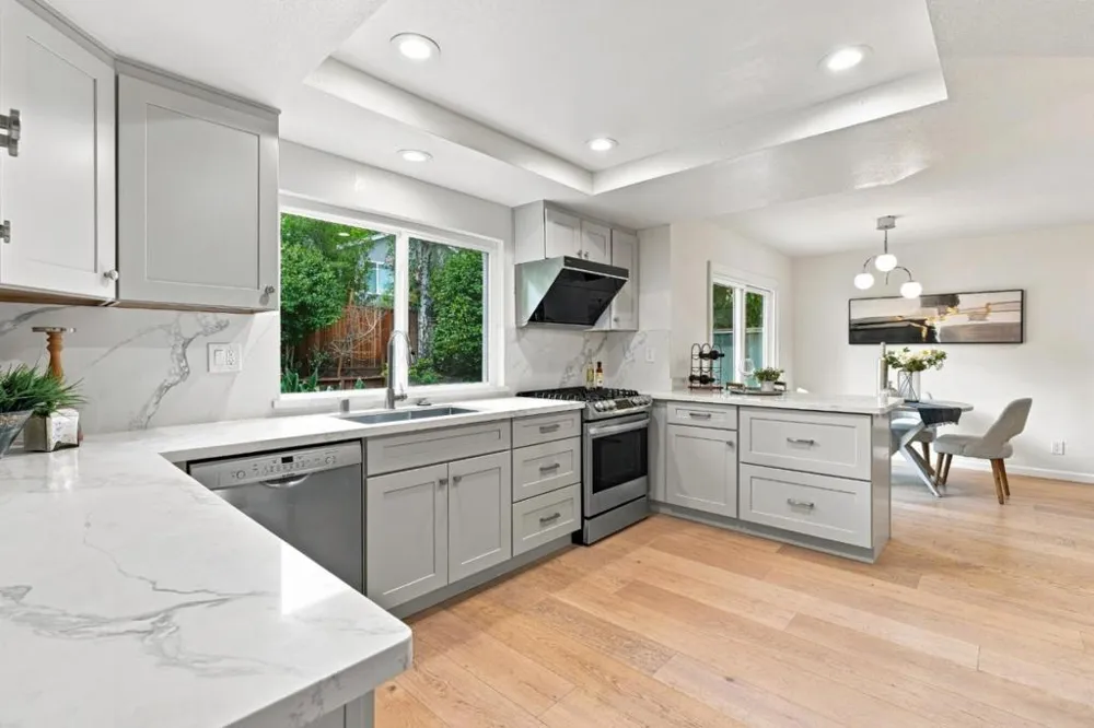 216 Yarborough Lane Redwood City, CA 94061
