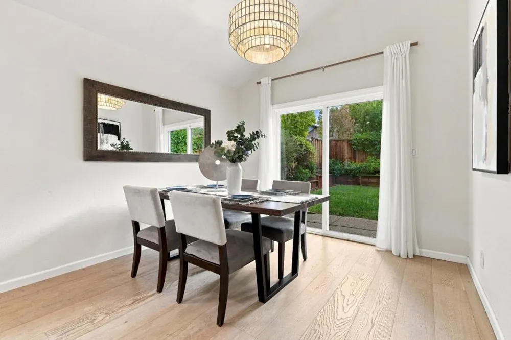 216 Yarborough Lane Redwood City, CA 94061