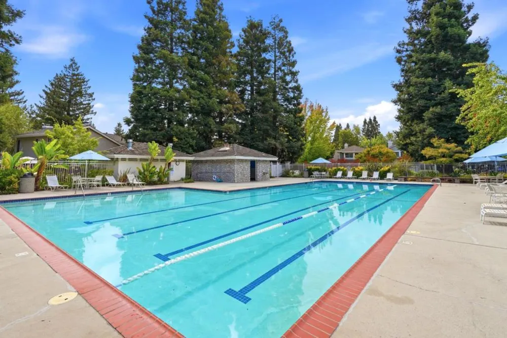 216 Yarborough Lane Redwood City, CA 94061