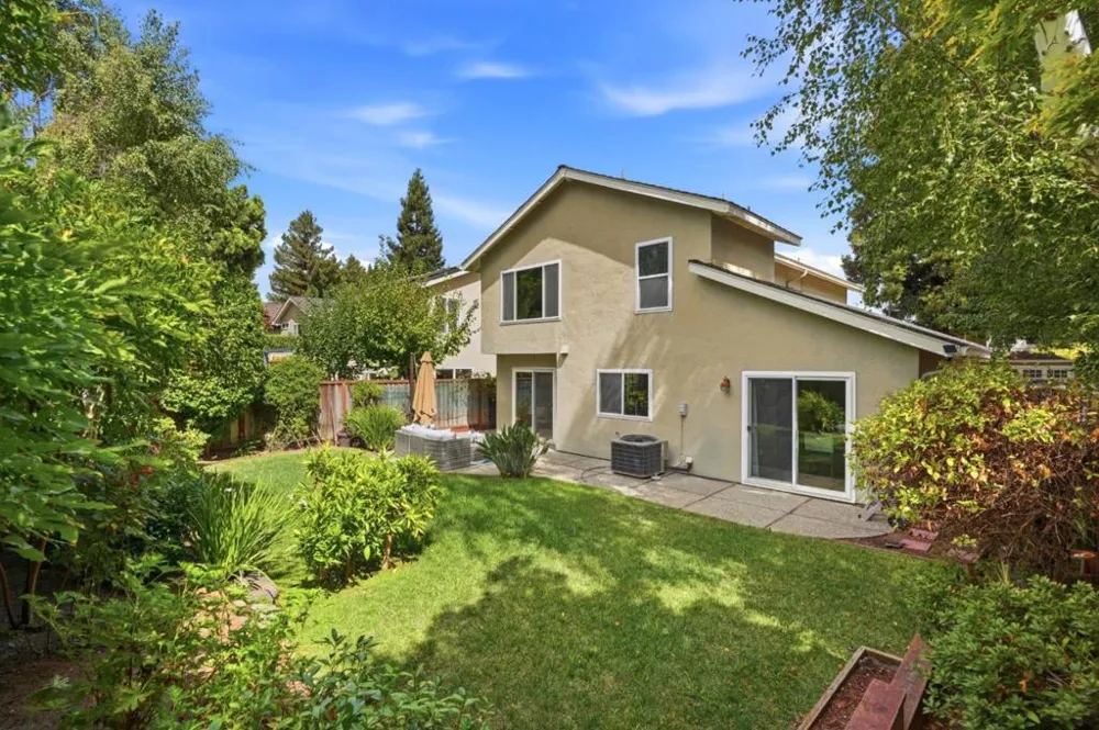 216 Yarborough Lane Redwood City, CA 94061