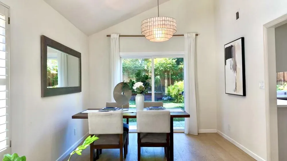 216 Yarborough Lane Redwood City, CA 94061