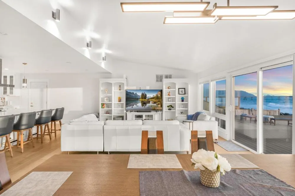 204 Shoreview Avenue Pacifica, CA 94044