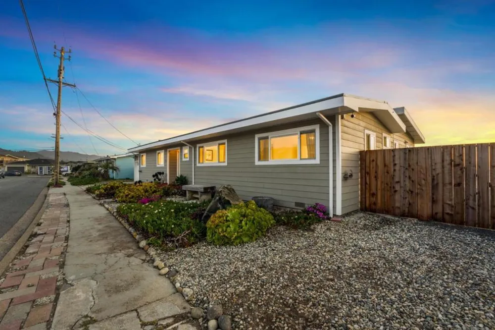 204 Shoreview Avenue Pacifica, CA 94044