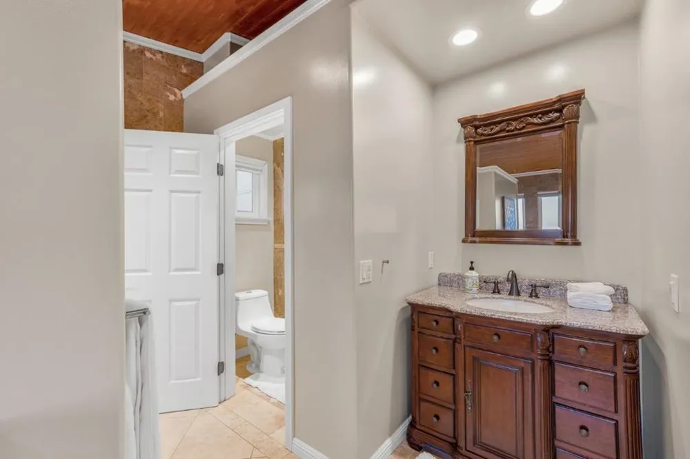 204 Shoreview Avenue Pacifica, CA 94044