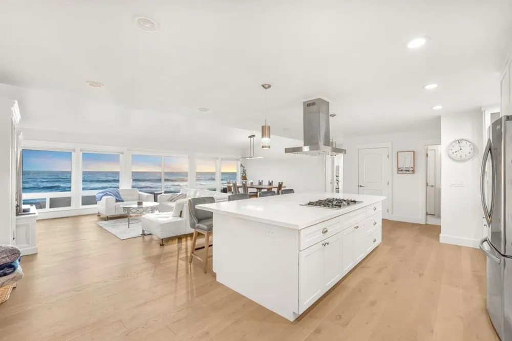 204 Shoreview Avenue Pacifica, CA 94044