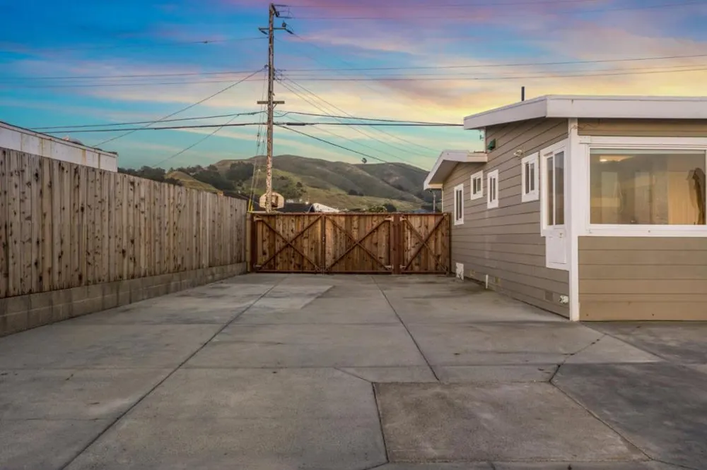 204 Shoreview Avenue Pacifica, CA 94044