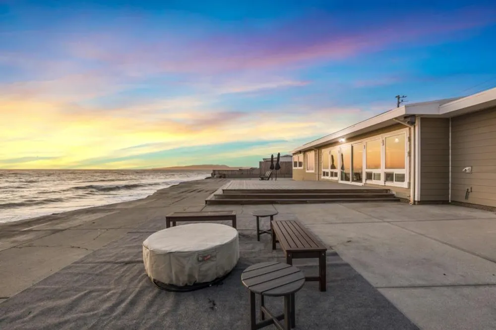 204 Shoreview Avenue Pacifica, CA 94044