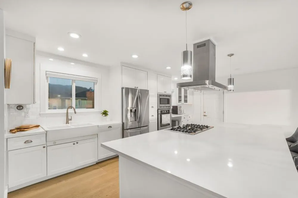 204 Shoreview Avenue Pacifica, CA 94044