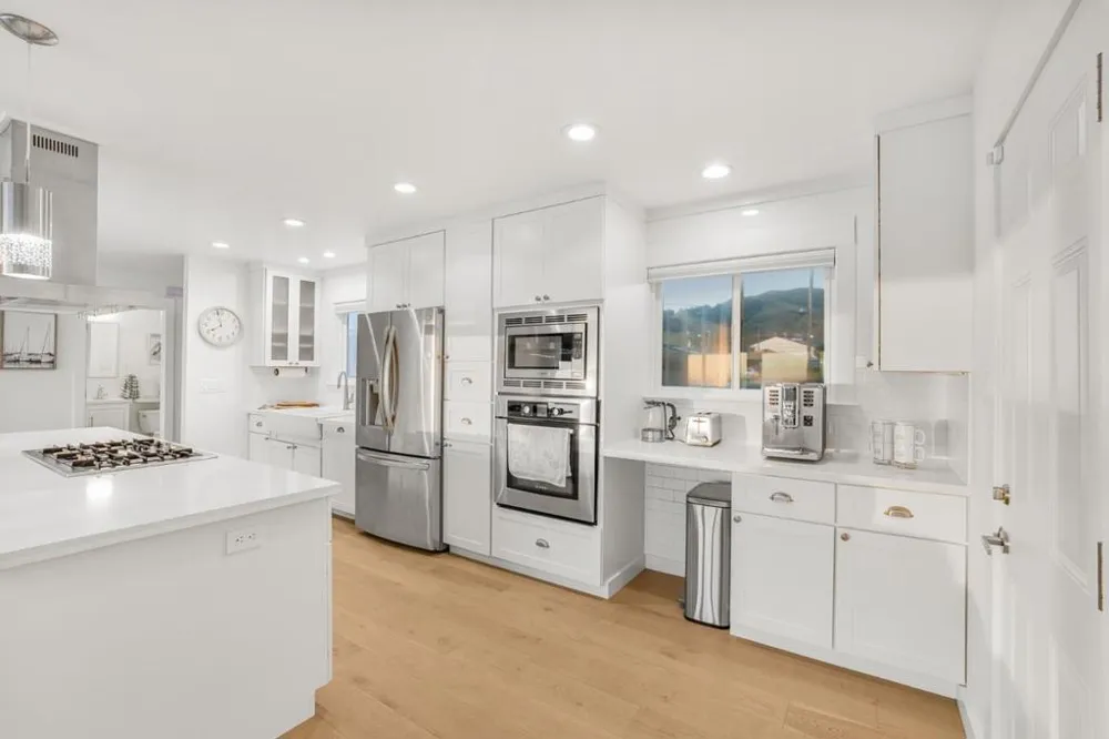 204 Shoreview Avenue Pacifica, CA 94044