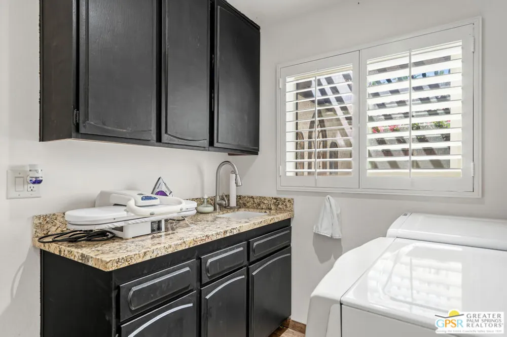 2 Calle Navarros Rancho Mirage, CA 92270