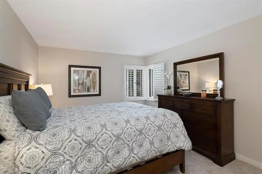 1040 Coast Blvd S #201 La Jolla, CA 92037