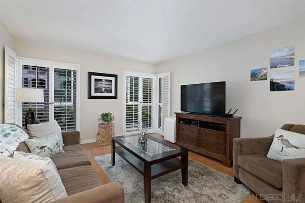1040 Coast Blvd S #201 La Jolla, CA 92037