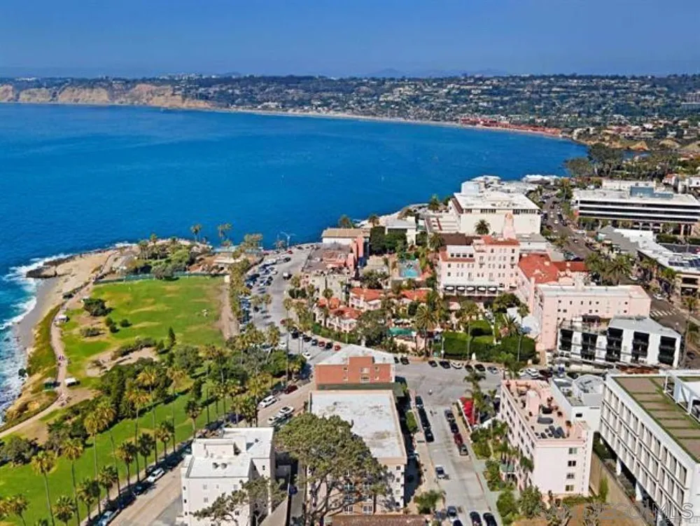 1040 Coast Blvd S #201 La Jolla, CA 92037