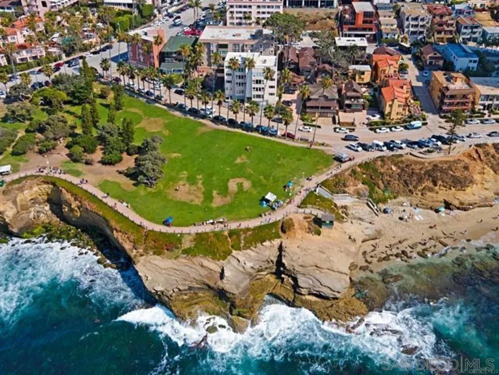 1040 Coast Blvd S #201 La Jolla, CA 92037