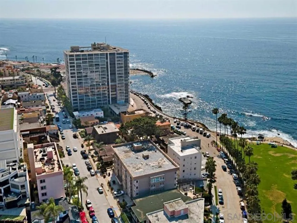 1040 Coast Blvd S #201 La Jolla, CA 92037