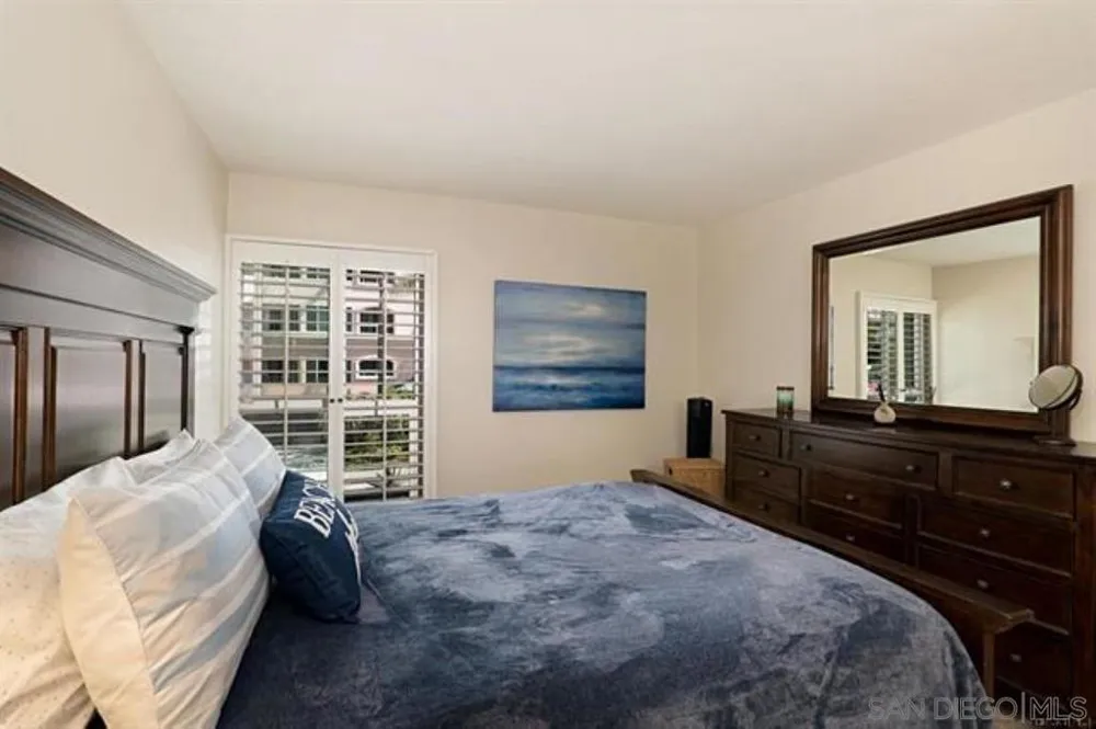1040 Coast Blvd S #201 La Jolla, CA 92037