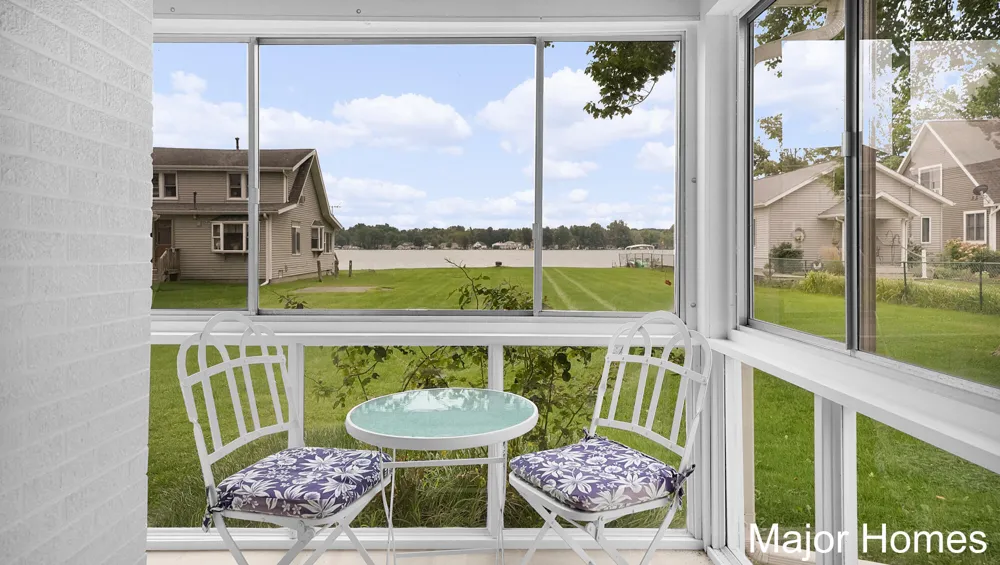 734 Lakeview Drive Lake Odessa, MI 48849