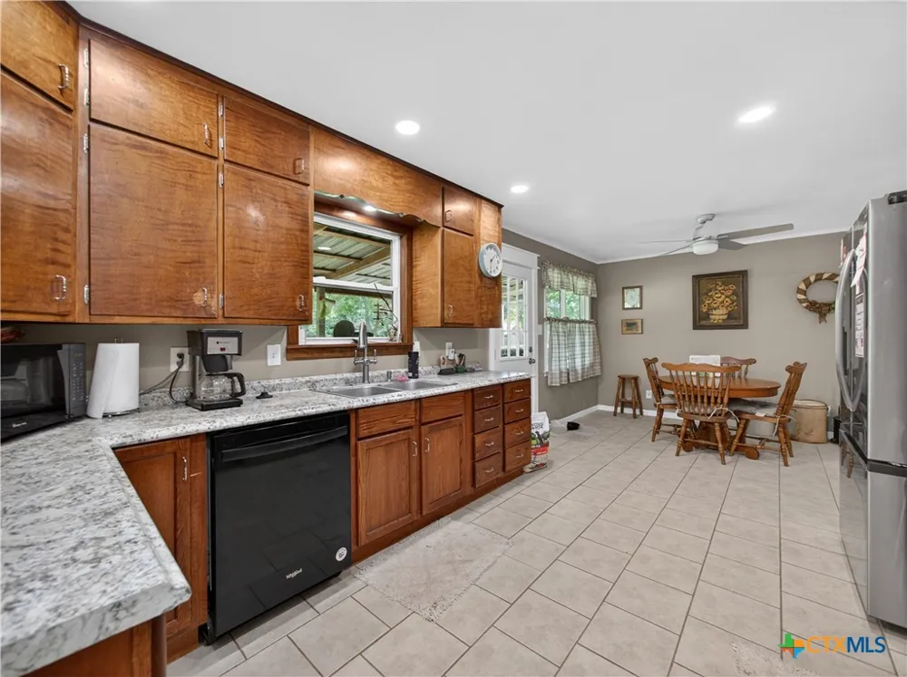 461 Shortys Lane Fredericksburg, TX 78624