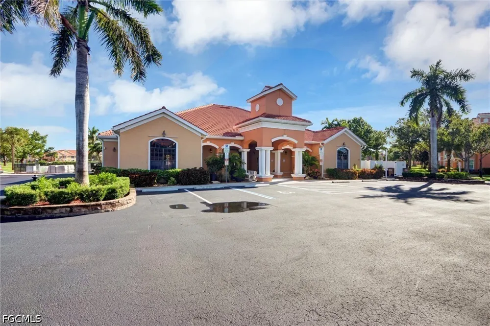 Concordia Lake Circle #101 Cape Coral, FL 33909