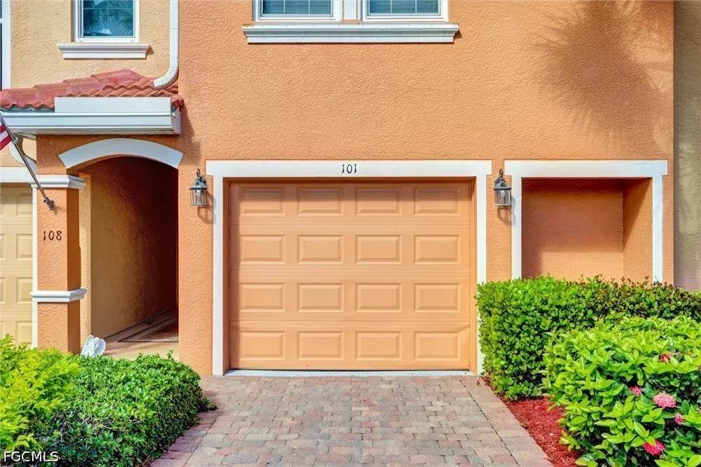 Concordia Lake Circle #101 Cape Coral, FL 33909