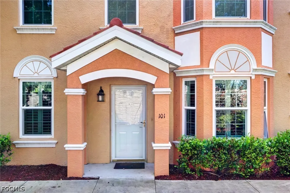 Concordia Lake Circle #101 Cape Coral, FL 33909