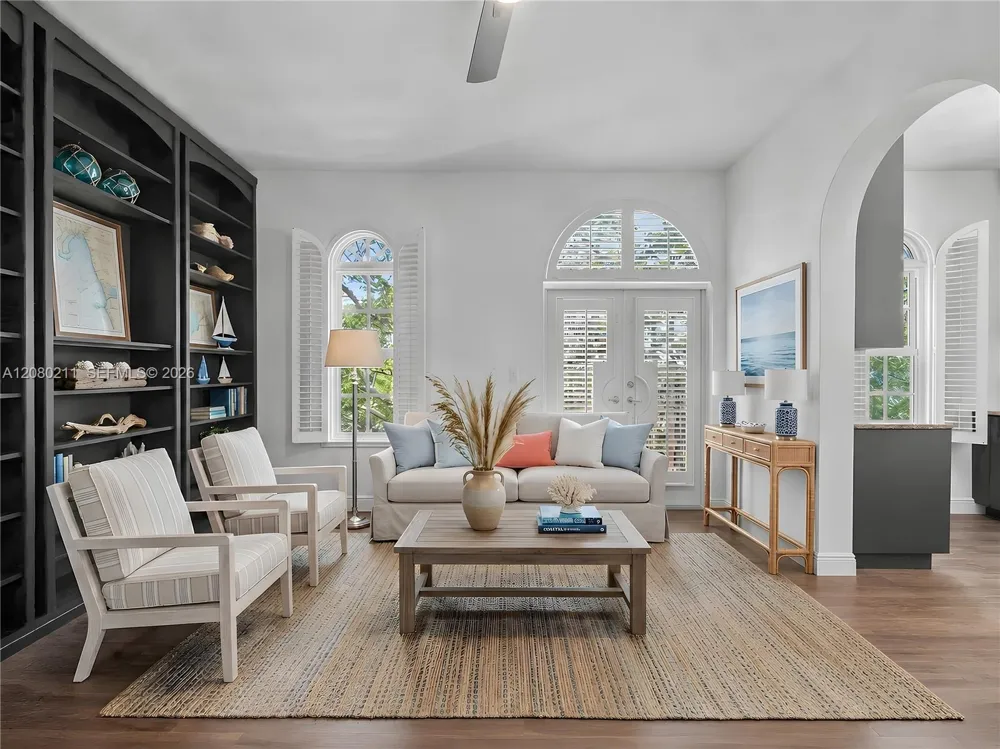 111 Edgewater Dr #3B Coral Gables, FL 33133
