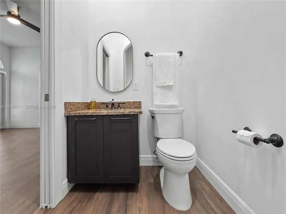 111 Edgewater Dr #3B Coral Gables, FL 33133
