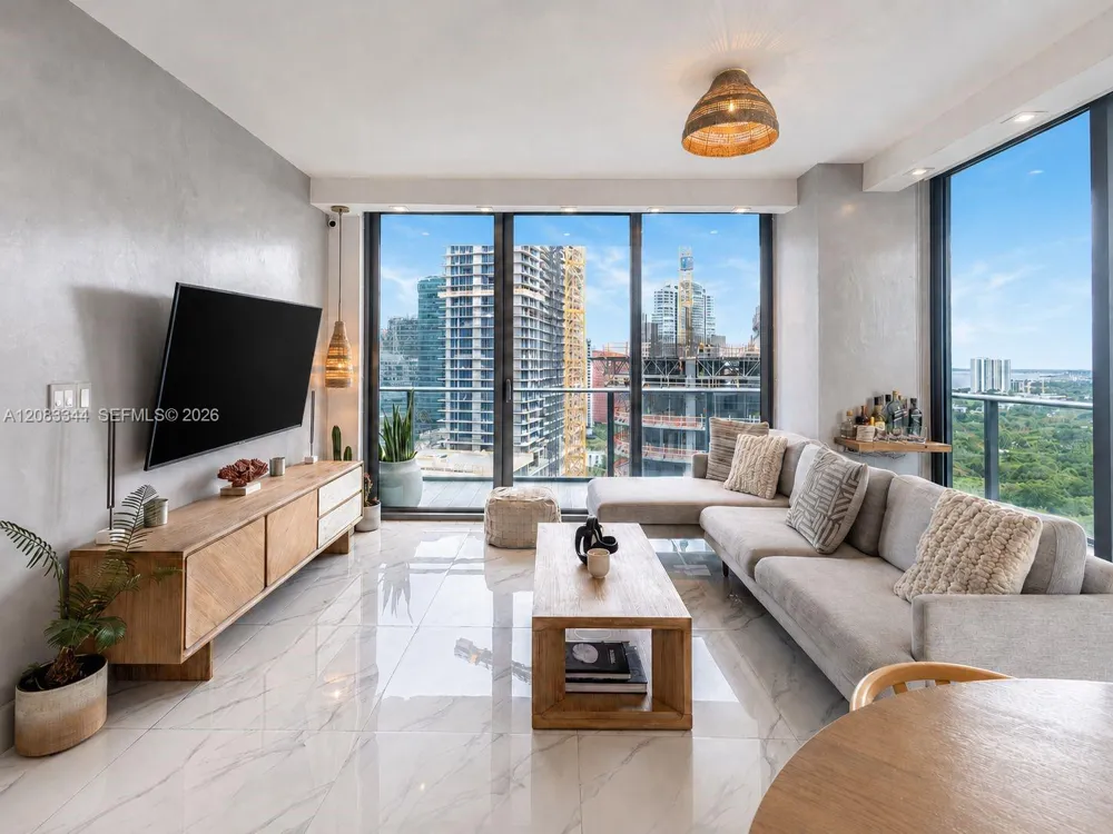 1300 S Miami Ave #2006 Miami, FL 33130