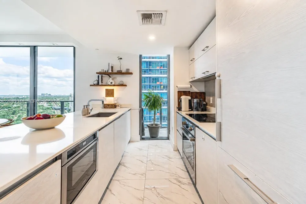1300 S Miami Ave #2006 Miami, FL 33130