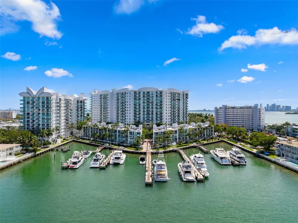 7900 Harbor Island Dr #710 North Bay Village, FL 33141