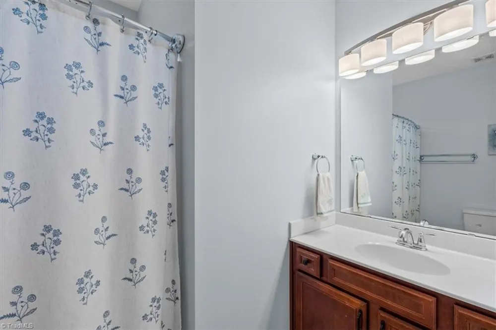 9141 Warren Road Kernersville, NC 27284