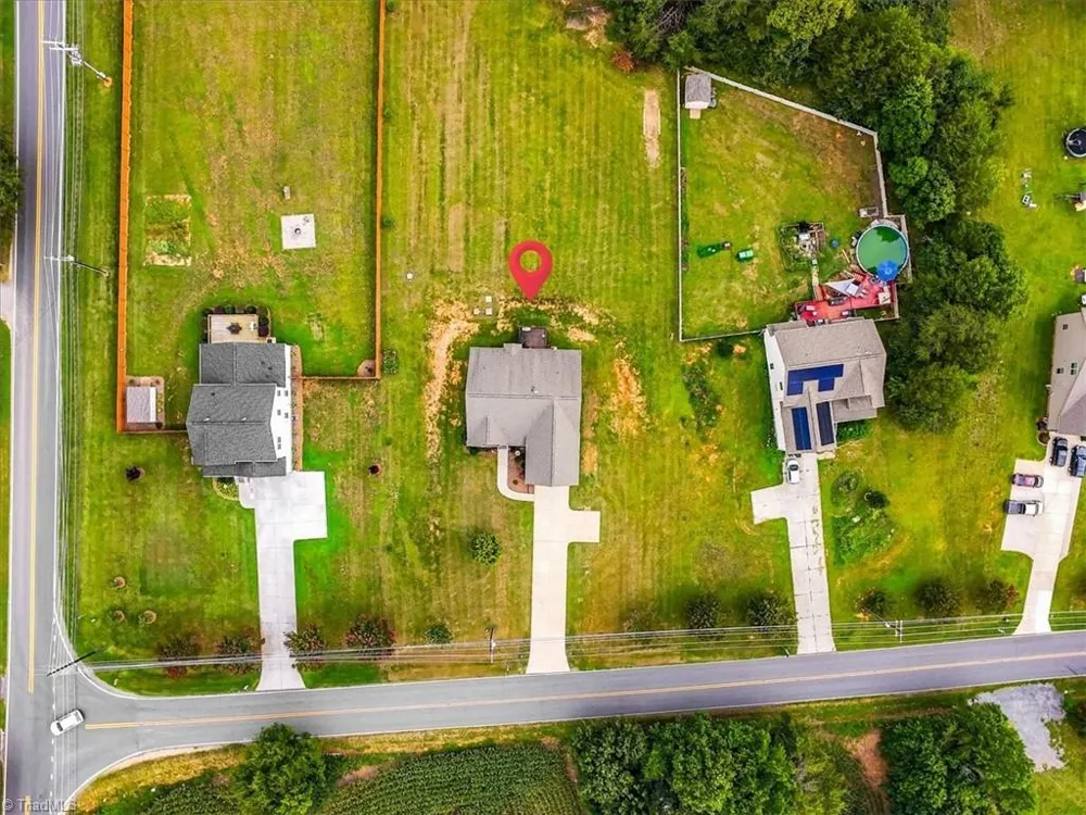 9141 Warren Road Kernersville, NC 27284