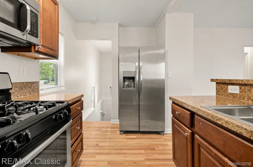 1990 Cass Lake Road Keego Harbor City, MI 48320