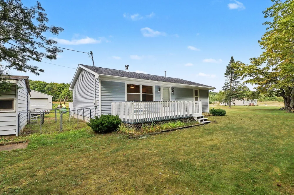 7483 Twin Lake Road NE Unknown, MI 49659