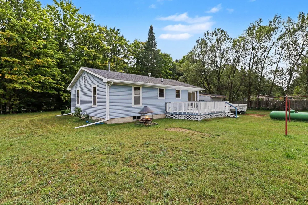 7483 Twin Lake Road NE Unknown, MI 49659