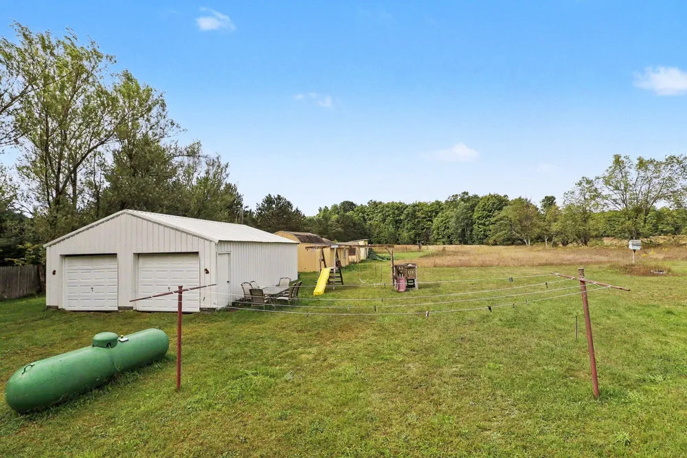 7483 Twin Lake Road NE Unknown, MI 49659