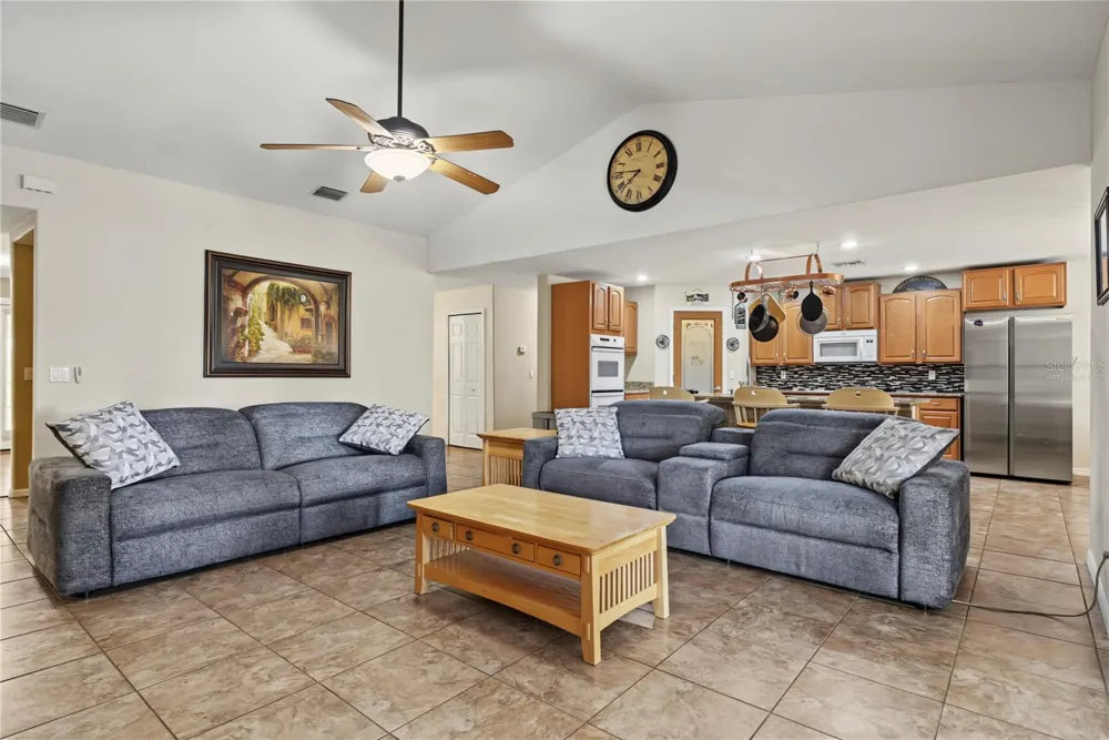 22808 STATE ROAD 19 Howey In The Hills, FL 34737