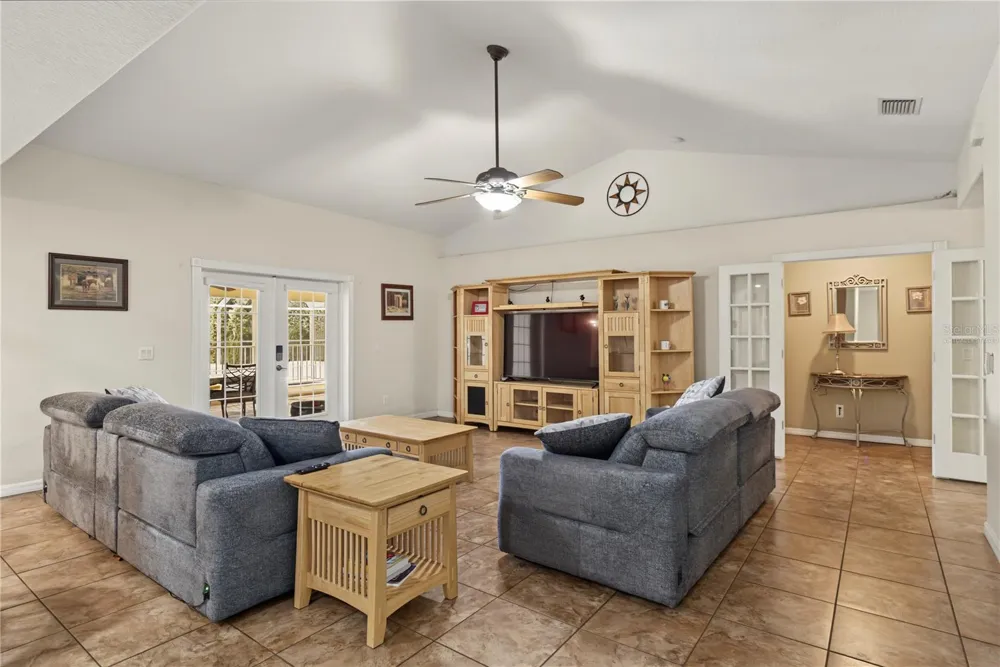 22808 STATE ROAD 19 Howey In The Hills, FL 34737