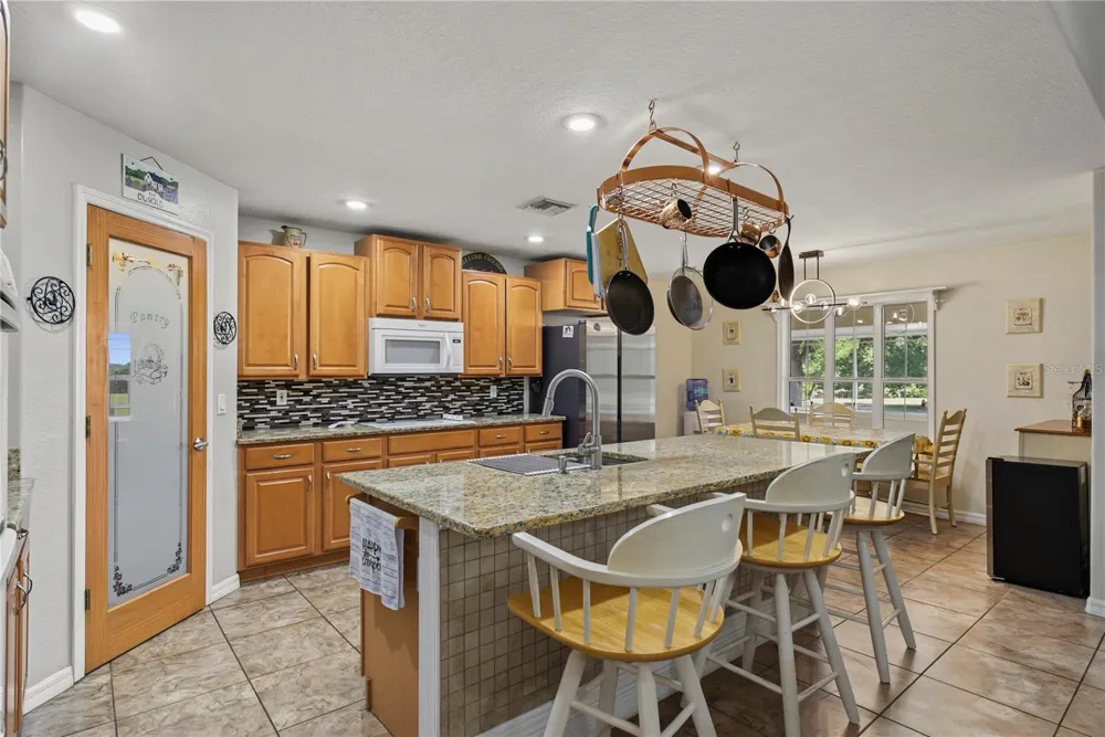 22808 STATE ROAD 19 Howey In The Hills, FL 34737