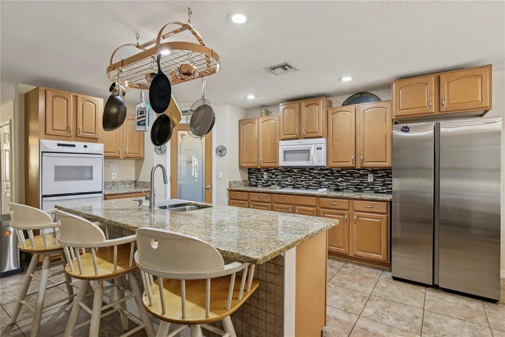 22808 STATE ROAD 19 Howey In The Hills, FL 34737
